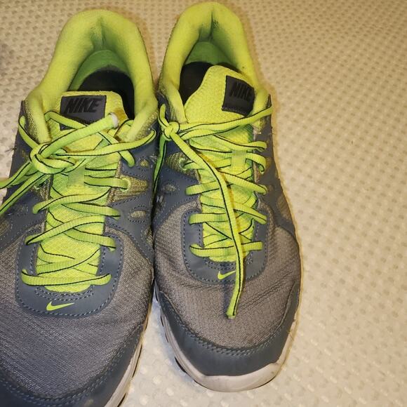 NIKE EUC MENS SIZE 9.5 REVOLUTION 2 RUNNING SNEAKERS SHOES - Picture 3 of 9